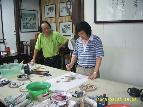 魏本雄 挥毫瞬间